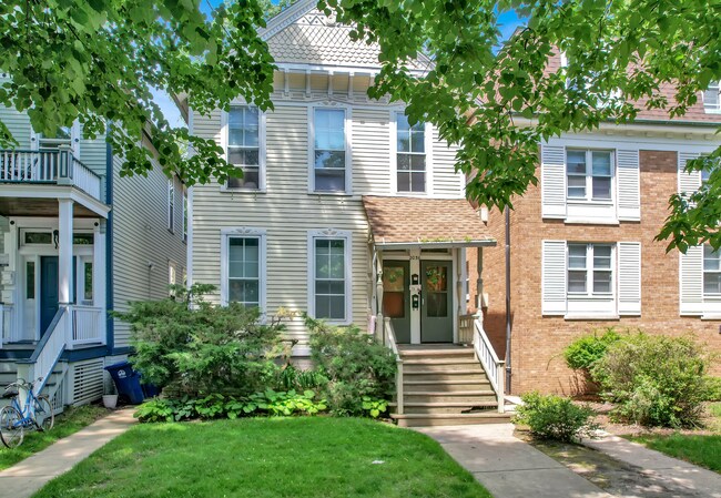 Building Photo - 2036 Sherman Ave