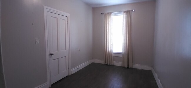 Building Photo - 818 W 300 N