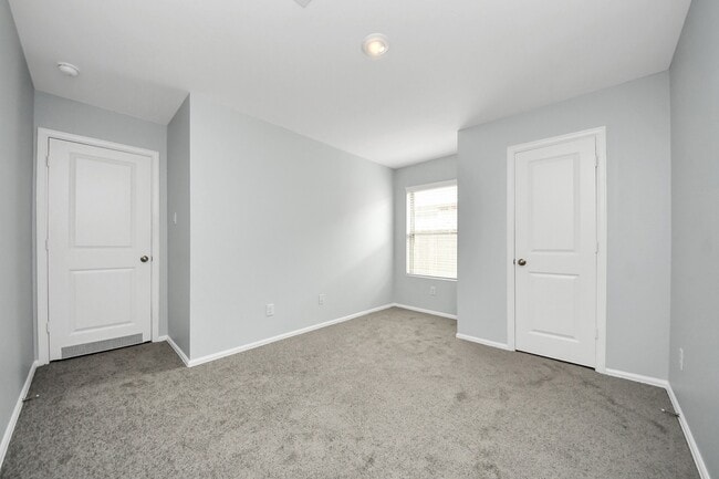 Building Photo - 9014 Estes Lks Dr