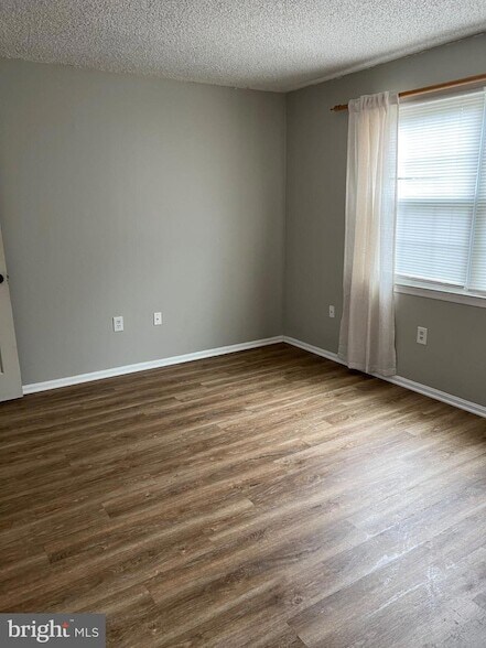 Building Photo - 12211 Stevenson Ct