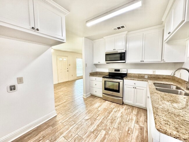Building Photo - Updated 3 Bedroom Home in Denham Springs