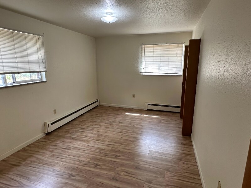 Building Photo - 926 James Ct