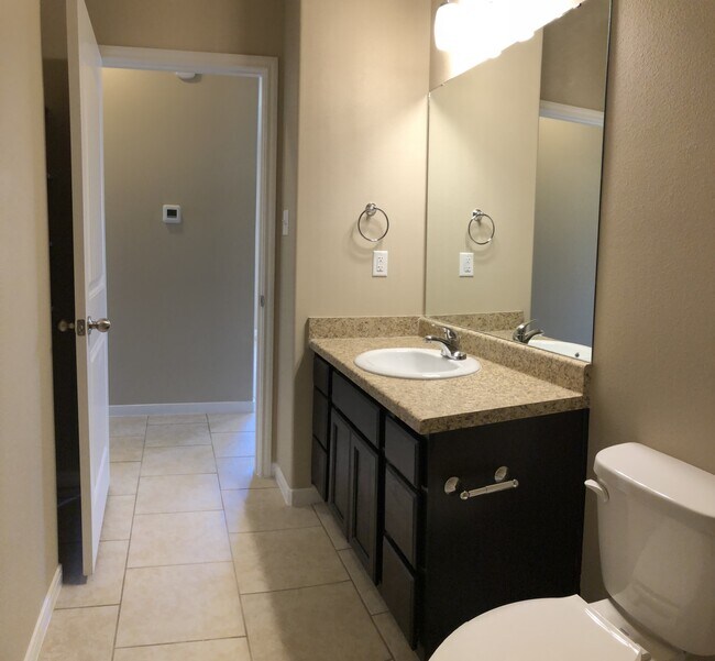 Building Photo - Amazing Like New Duplex close to Fort Hood