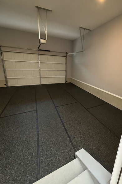 Building Photo - 719 Saffron Blvd