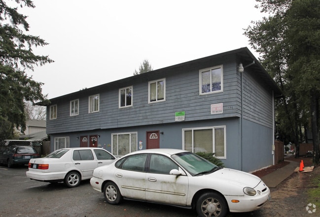 Primary Photo - Cherry Hill Apartments