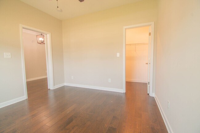 Building Photo - Available July 1! 4 Bedroom 2.5 Bathroom