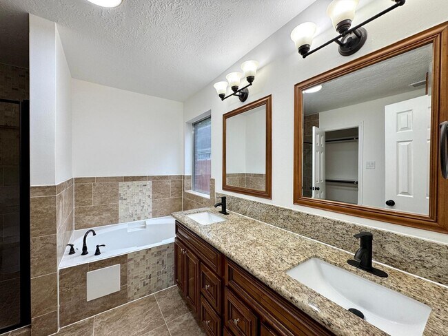 Building Photo - 6427 Liberty Valley Dr