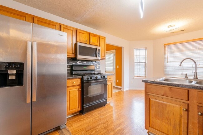 Building Photo - Move-In Ready 4 Bedroom Beauty in South Fulton!!