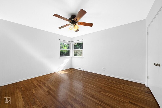 Building Photo - Three bedroom single family home close to ...