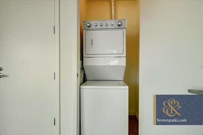 Building Photo - 301 Bryant St