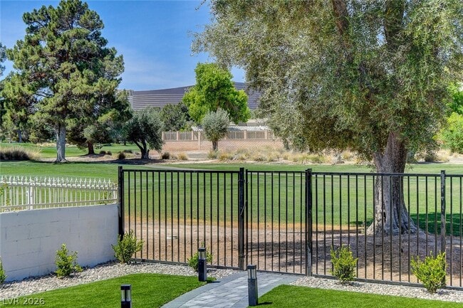 Building Photo - 2999 Bel Air Dr