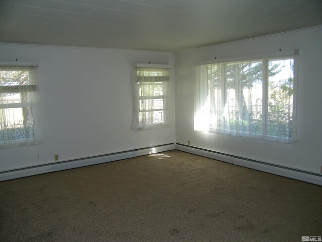 Building Photo - 494 Mottsville Ln