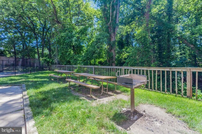 BBQ anyone? - 3309 Wyndham Cir