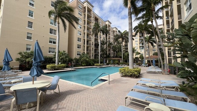 Building Photo - 1801 N Flagler Dr
