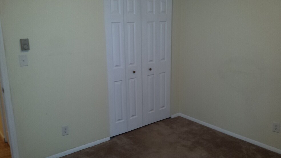 Building Photo - 8122 Verlynda Dr