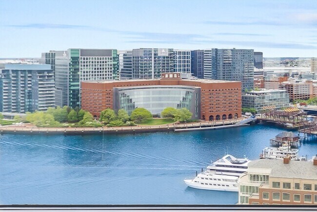 Building Photo - 85 E India Row