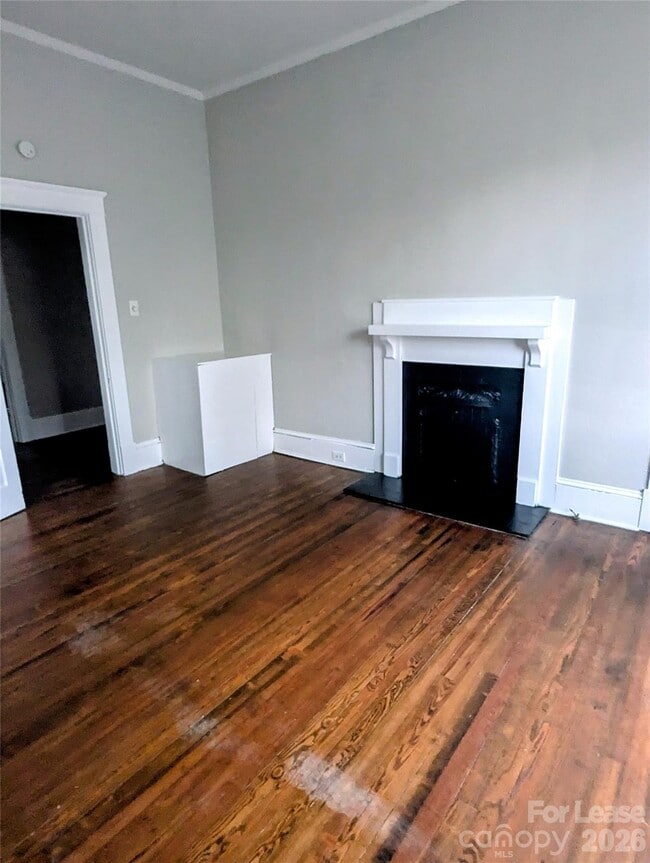 Building Photo - 936 W Front St