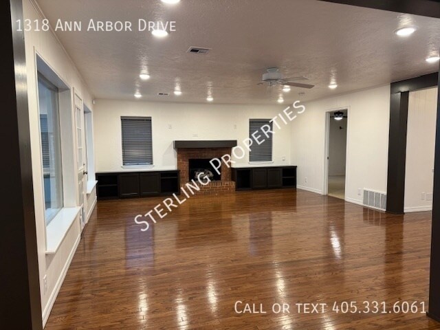 Building Photo - 1318 Ann Arbor Dr