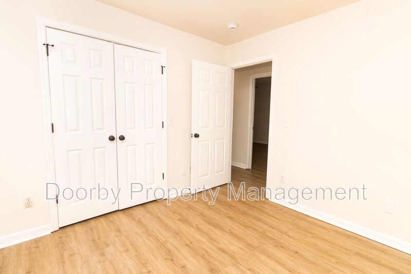 Building Photo - 2310 Cushman St