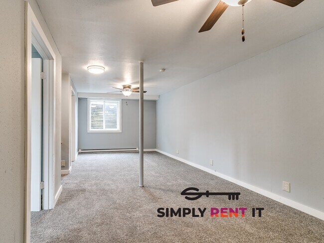 Building Photo - Sunset Ave 3 Bedroom Duplex in Kelley, IA