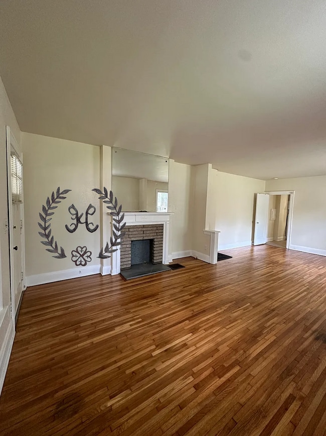 Building Photo - 119 Brunson Ave