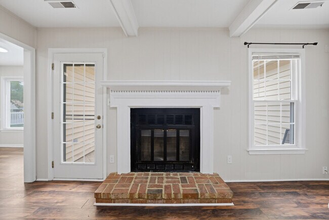 Building Photo - 2252 Newstead Dr