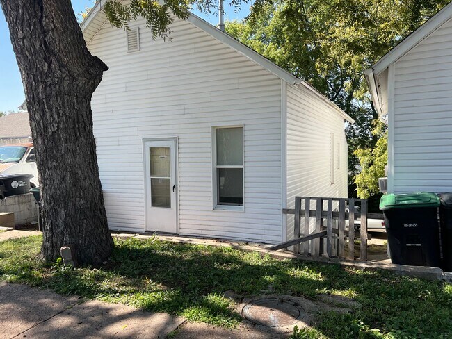 Building Photo - ZIGZAG, LLC:[TRAN][ZIGZAC][KT][CAG] 1942 S 16 ST