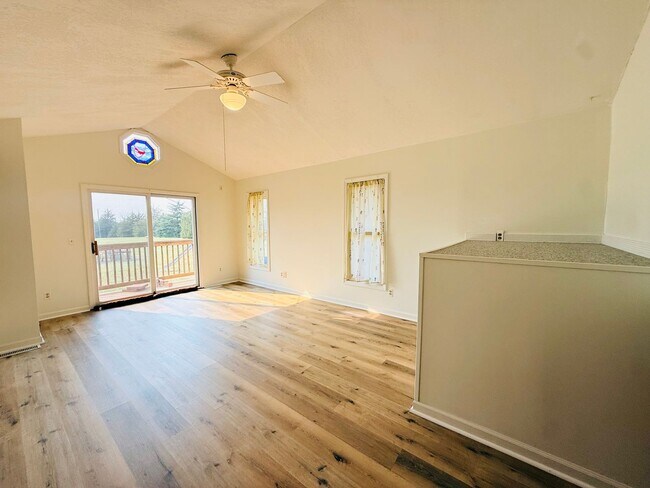 Building Photo - 6239 SW Wanamaker Rd