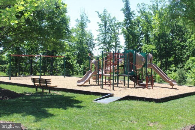 Building Photo - 42181 Castle Ridge Square