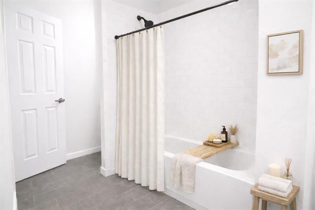 Building Photo - 9600 Royal Ln