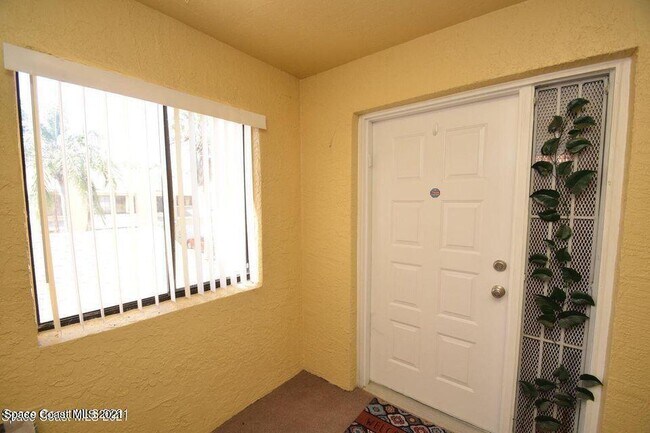 Building Photo - 670 Cedar Side Cir NE