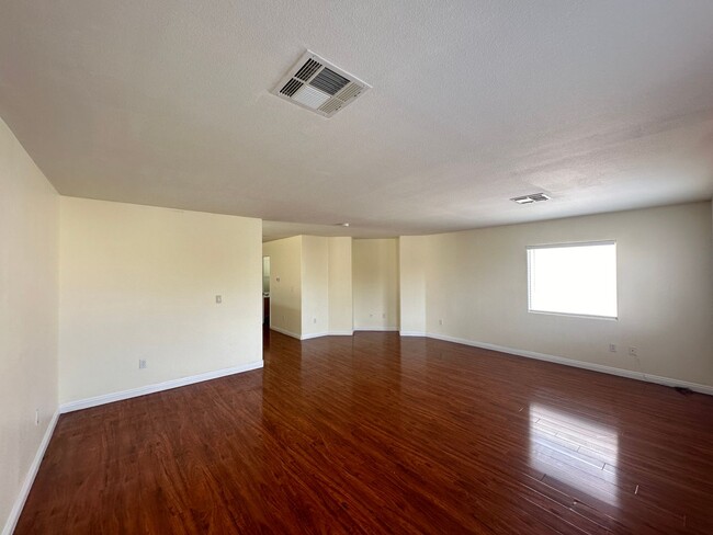 Building Photo - Woods Parcel 10 At Rhodes Ranch