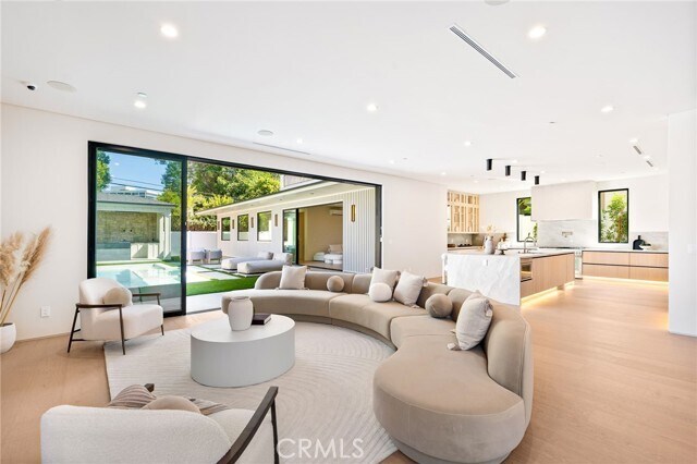 Building Photo - 16728 Morrison St