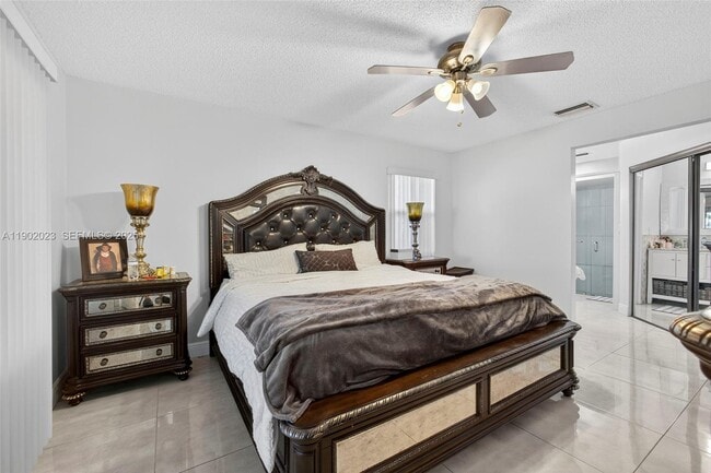 Building Photo - 100 Miramar Ave