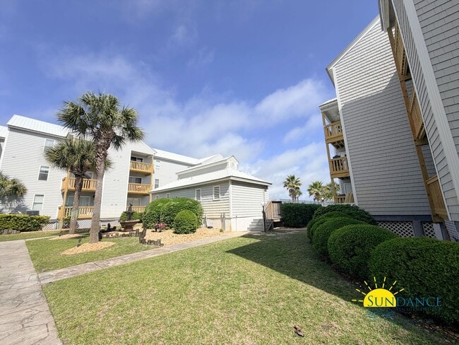 Building Photo - 1330 Miracle Strip Pkwy SE