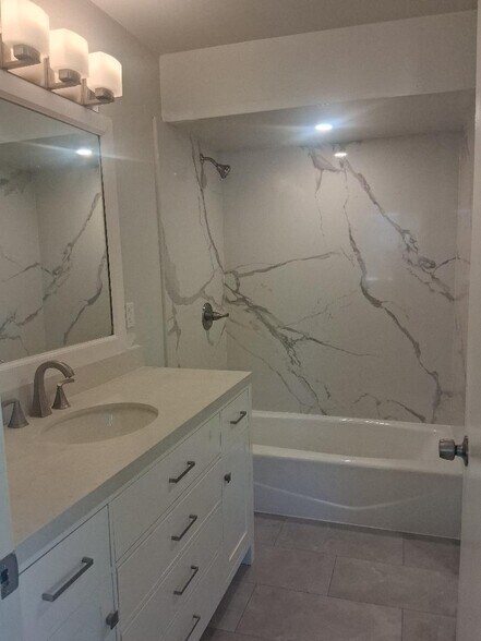 Building Photo - 1317 Chanticleer Ave