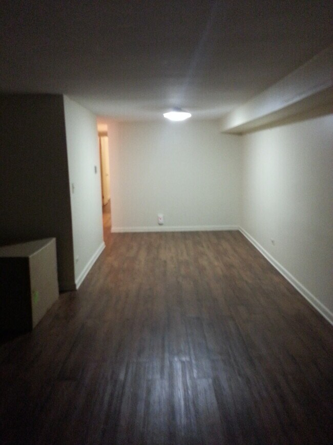 Building Photo - 838 S Claremont Ave