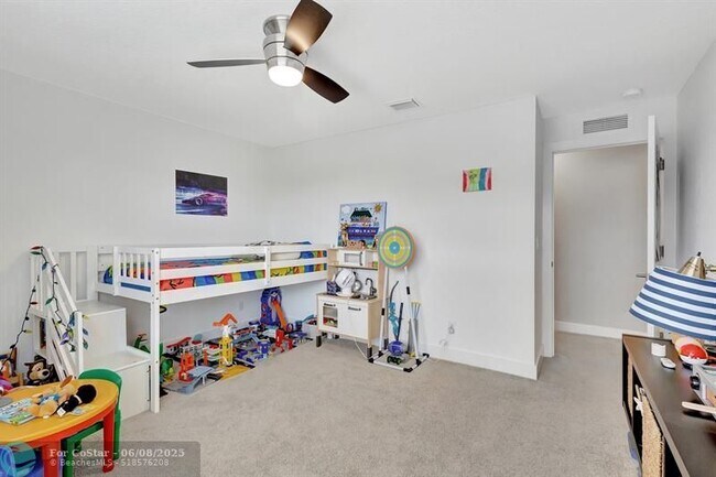 Building Photo - 92 Palmetto Ln