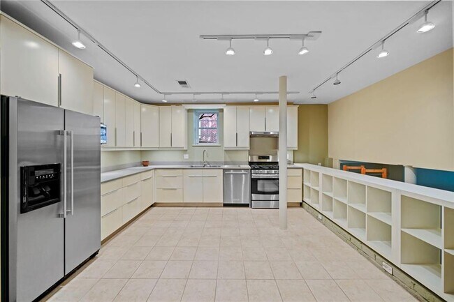 Building Photo - 60 26th St NW