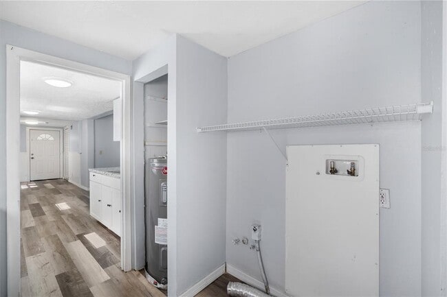 Building Photo - 2000 43rd St S