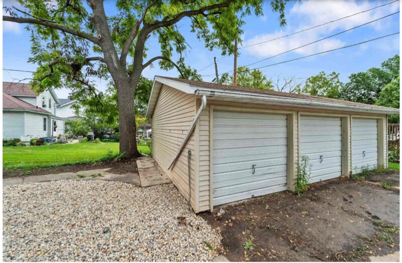 Building Photo - 164 S Washington St