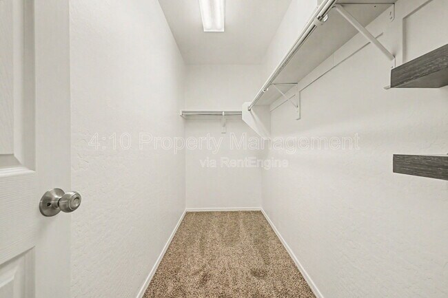 Building Photo - 6355 W Sophie Ln