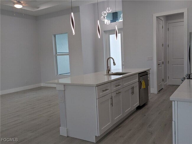 Building Photo - 3027 SW 16th Pl