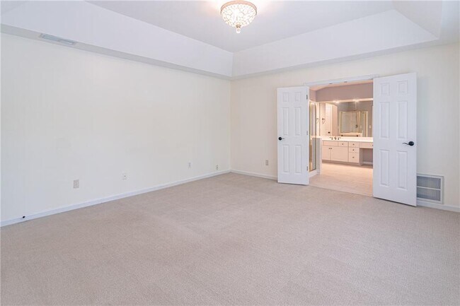 Building Photo - 5491 Oxford Chase Way