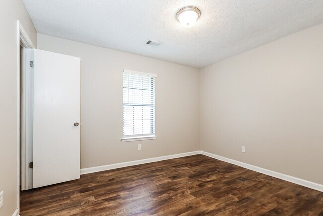 Building Photo - 10439 Candlelight Rd