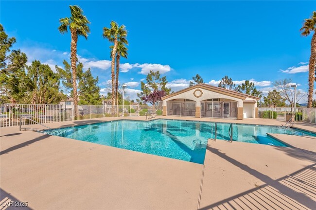 Building Photo - 1633 Cave Spring Dr