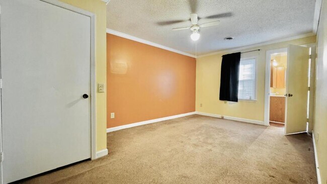 Building Photo - 1410 W Avondale Dr