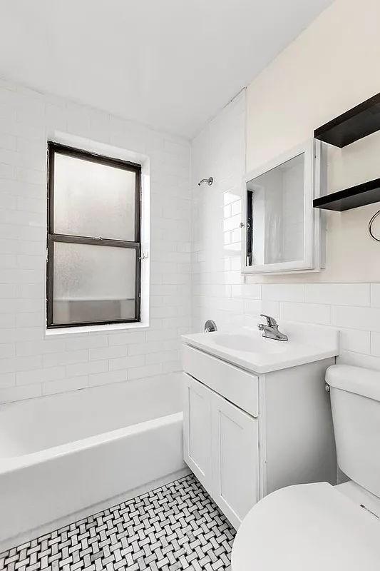 Building Photo - 3 bedroom in New York NY 10030