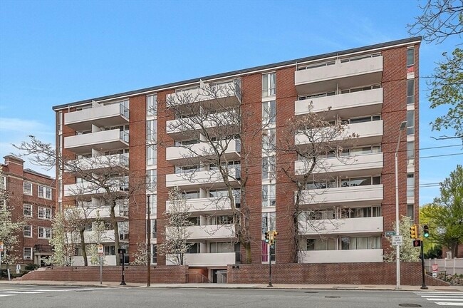 Building Photo - 29 Concord Ave
