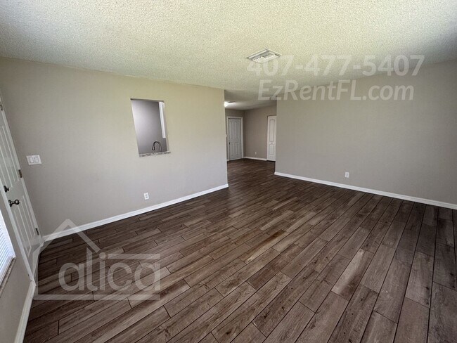 Building Photo - Fully Remodeled 4BR/2BA Home – Move-In Ready!